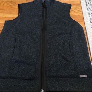 Figs vest zip up size small